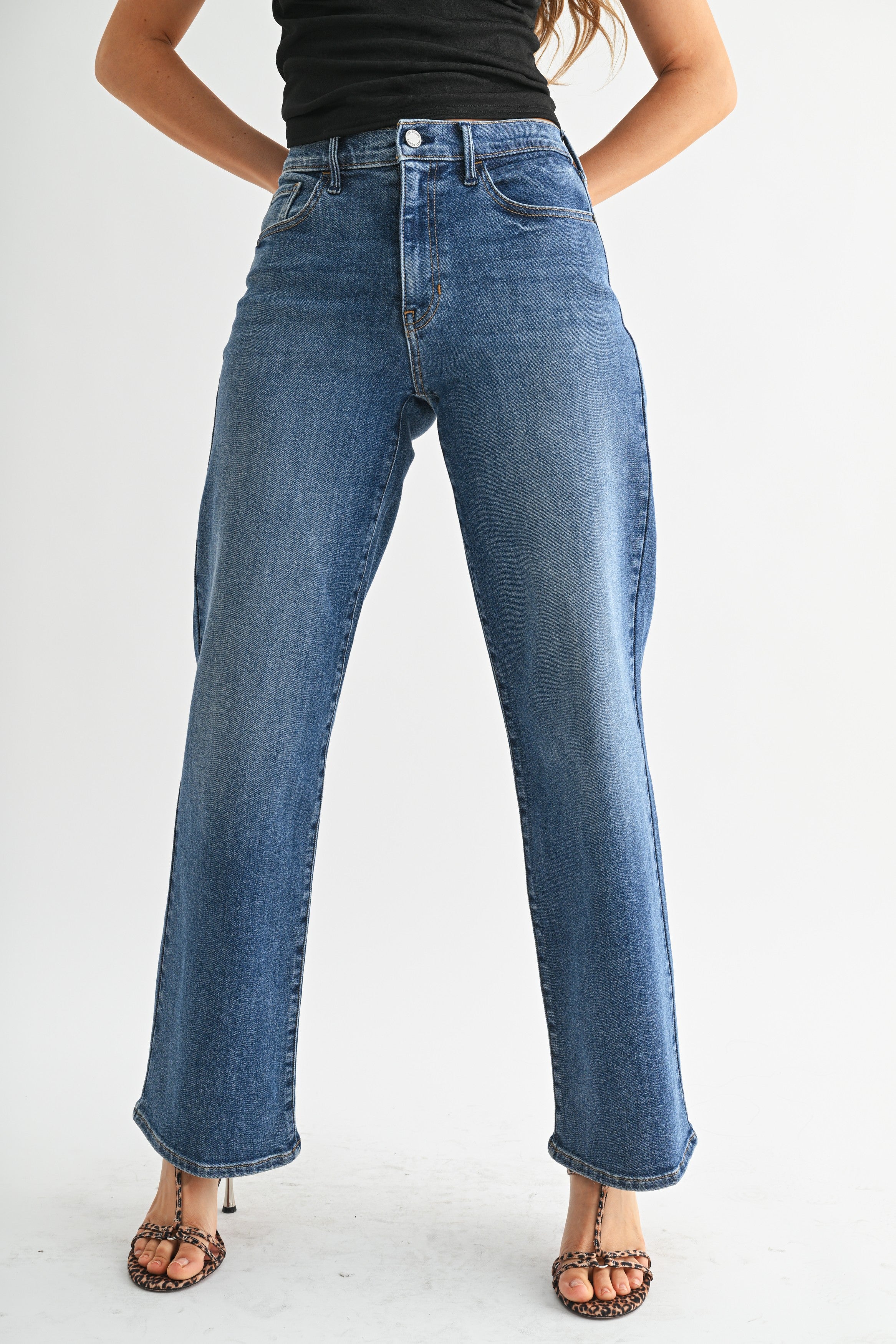 Irene Loose Straight Leg Jeans with Regular Hem
