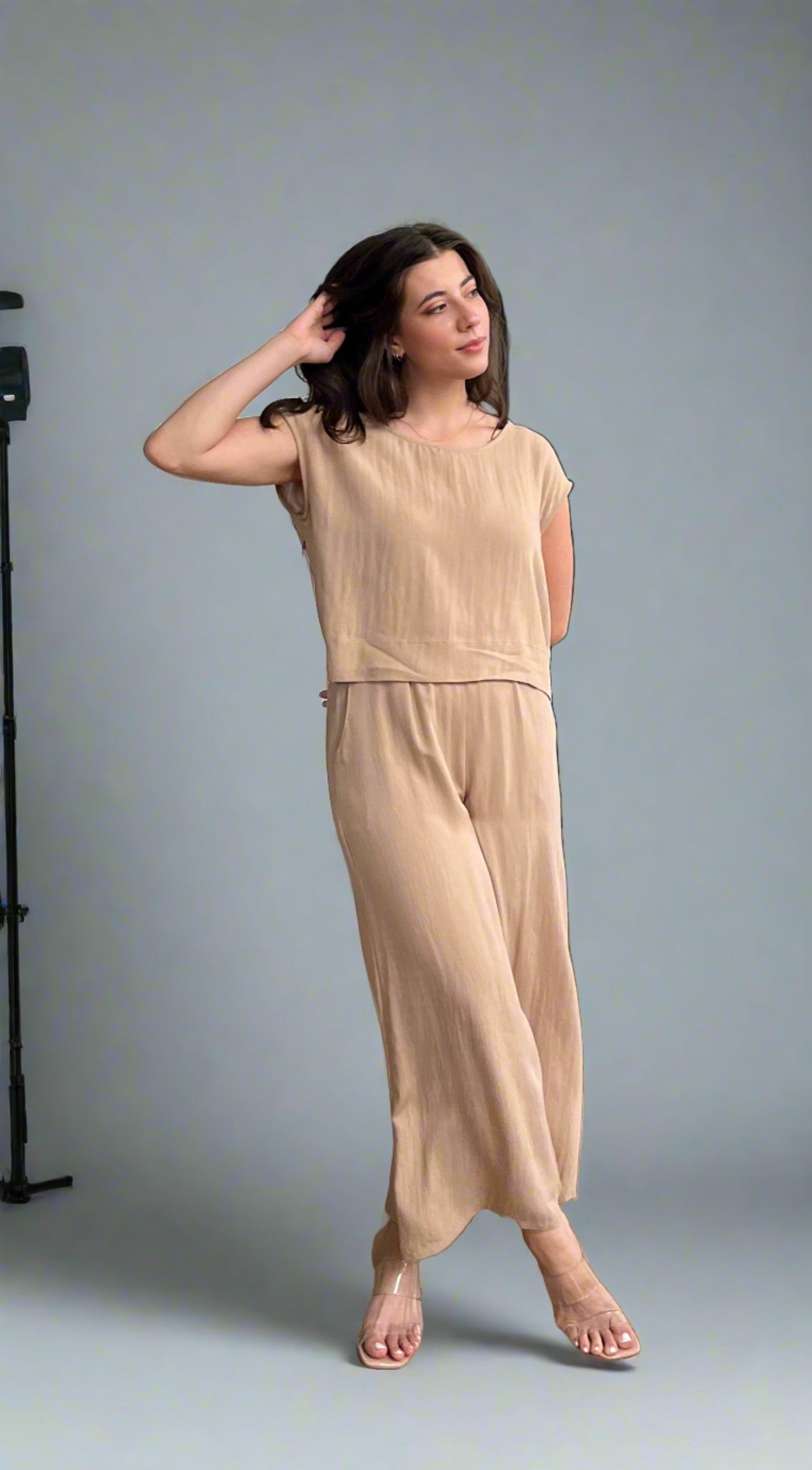 Cindy Woven Boxy Top With Extended Sleeve And Round Neck