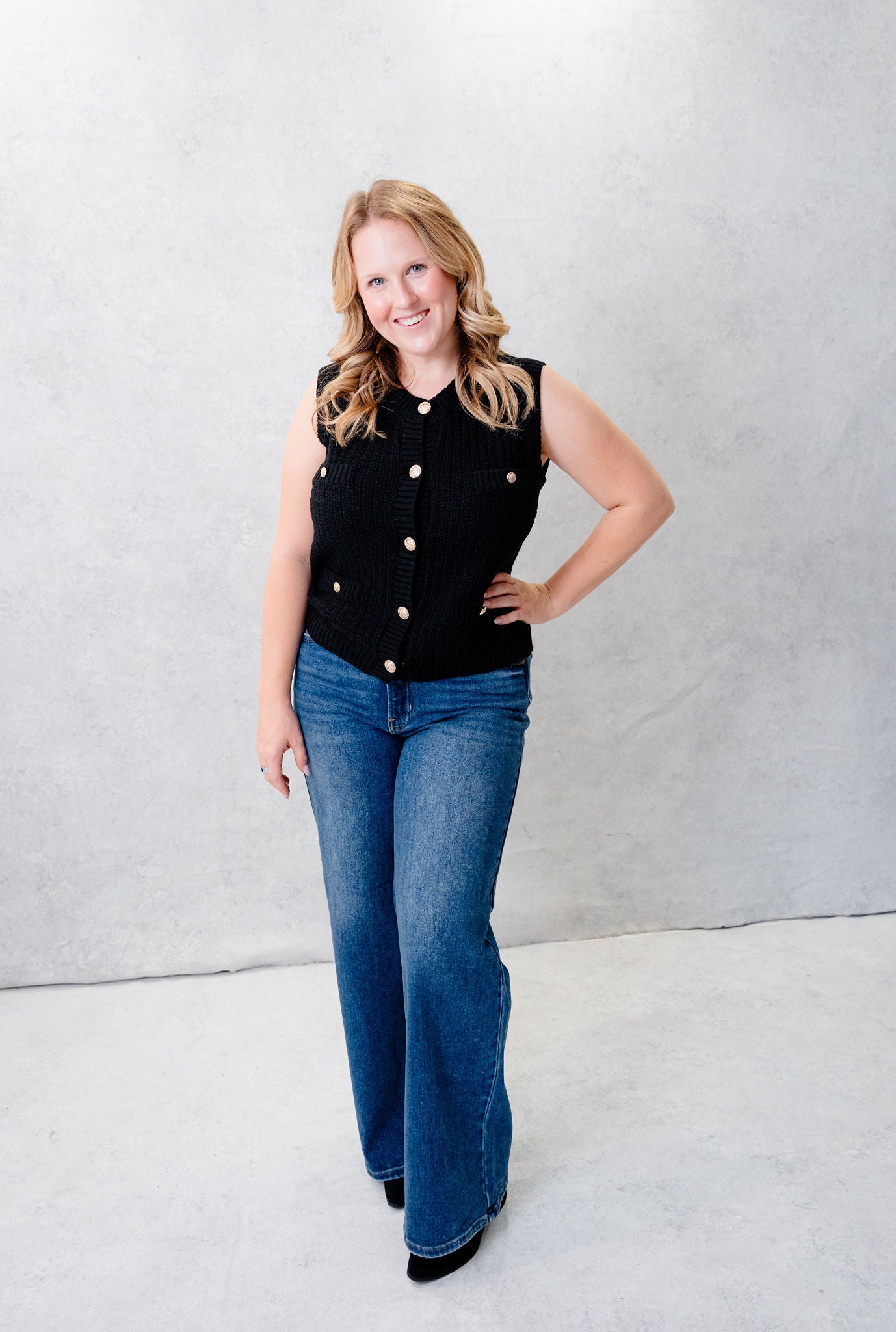 Devin Gold Button Sleeveless Pocket Detail Knit Vest Cardigan